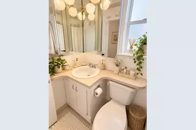 916 NE 10th St, Hallandale Beach, FL 33009 - Photo 8