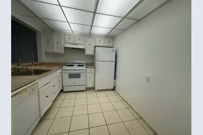 18111 NW 68th Ave #H204, Hialeah, FL 33015 - Photo 2