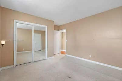 1001 SW 4th Ter, Hallandale Beach, FL 33009 - Photo 14