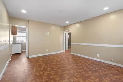 1001 SW 4th Ter, Hallandale Beach, FL 33009 - Photo 6