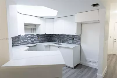 8225 Lake Dr #203, Doral, FL 33166 - Photo 8