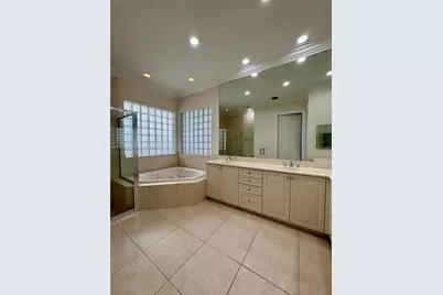 11051 Canary Island Ct #11051, Plantation, FL 33324 - Photo 8