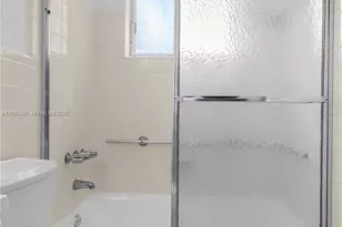 2050 NE 39th St, Lighthouse Point, FL 33064 - Photo 26