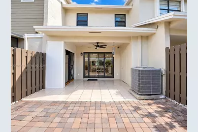 1046 NW 107th Ave, Pembroke Pines, FL 33026 - Photo 22
