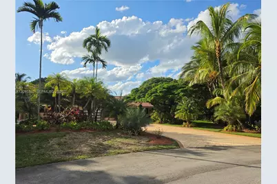 10204 SW 96th Ct, Miami, FL 33176 - Photo 6