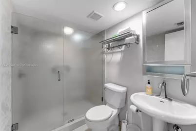 6423 Collins Ave #901, Miami Beach, FL 33141 - Photo 12