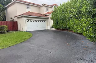 5764 NW 98th Ct, Doral, FL 33178 - Photo 1