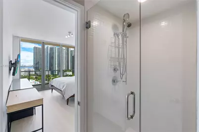 3470 E Coast Ave #H1711, Miami, FL 33137 - Photo 28