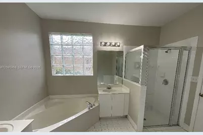 11867 SW 7th St, Pembroke Pines, FL 33025 - Photo 12