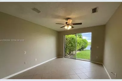 11867 SW 7th St, Pembroke Pines, FL 33025 - Photo 10