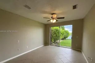 11867 SW 7th St, Pembroke Pines, FL 33025 - Photo 10
