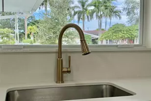 8820 SW 85th St, Miami, FL 33173 - Photo 8
