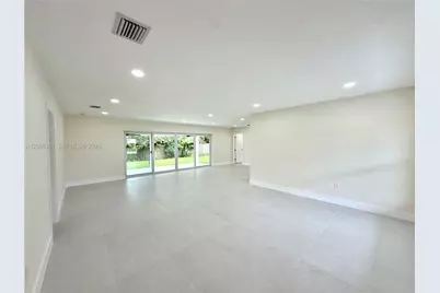 8820 SW 85th St, Miami, FL 33173 - Photo 2