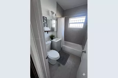 1995 NE 167th St #1, North Miami Beach, FL 33162 - Photo 8