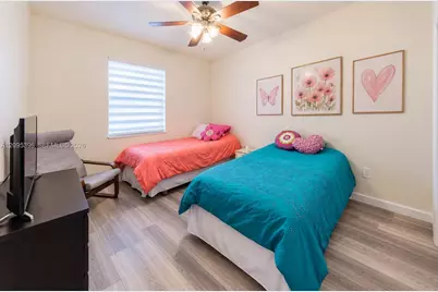 8837 NW 102nd Ct, Doral, FL 33178 - Photo 14