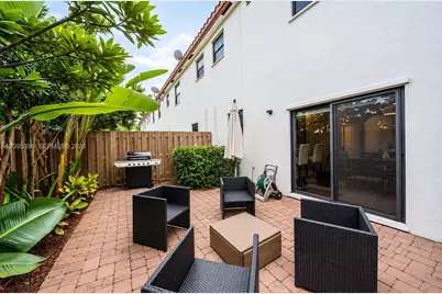 8837 NW 102nd Ct, Doral, FL 33178 - Photo 10