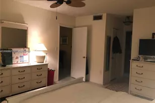1351 NE Miami Gardens Dr, Miami, FL 33179 - Photo 20