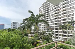 600 Three Islands Blvd, Hallandale Beach, FL 33009 - Photo 8