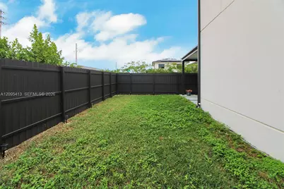 320 NW 13th Ct #320, Florida City, FL 33034 - Photo 4