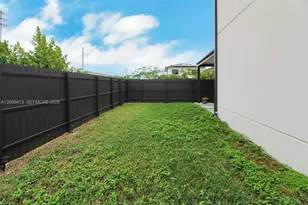 320 NW 13th Ct, Florida City, FL 33034 - Photo 4