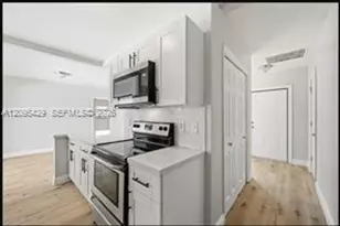 8 NE 9th Ave, Deerfield Beach, FL 33441 - Photo 6