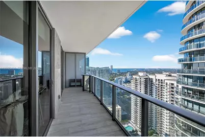 45 SW 9th St #3807, Miami, FL 33130 - Photo 18