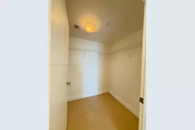 90 SW 3rd St #3510, Miami, FL 33130 - Photo 14