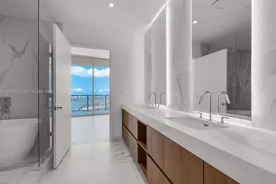 1400 Biscayne Blvd #4105, Miami, FL 33132 - Photo 16