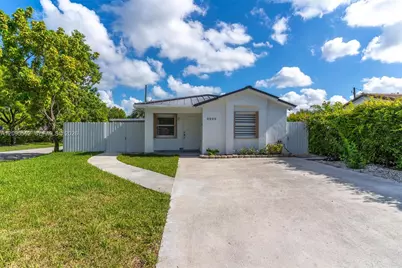 9999 NW 25th Ter, Doral, FL 33172 - Photo 2