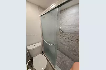 1000 Colony Point Cir #522, Pembroke Pines, FL 33026 - Photo 8