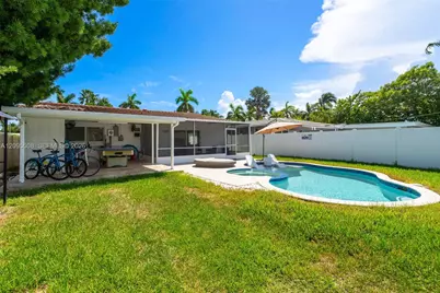 821 Harrison St, Hollywood, FL 33019 - Photo 28