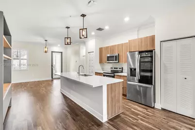 7815 NW 104th Ave #21, Doral, FL 33178 - Photo 2
