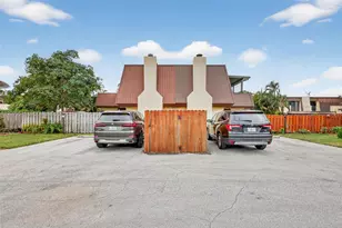 3516 Gardens E Dr, Palm Beach Gardens, FL 33410 - Photo 4