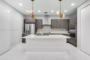 10365 NW 66th St, Doral, FL 33178 - Photo 4