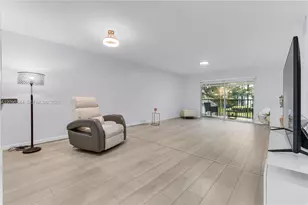 12500 SW 5th Ct, Pembroke Pines, FL 33027 - Photo 22