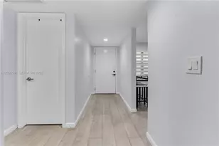 12500 SW 5th Ct, Pembroke Pines, FL 33027 - Photo 12
