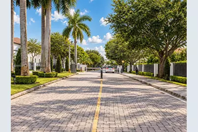 11480 NW 81st Ter, Doral, FL 33178 - Photo 42