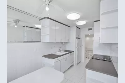 18071 Biscayne Blvd #1701, Aventura, FL 33160 - Photo 12