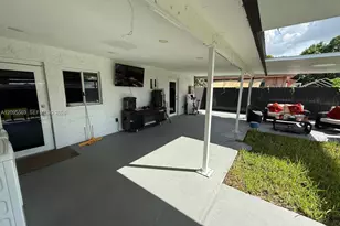 10516 NW 36th Pl, Miami, FL 33147 - Photo 38