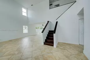 1127 SW 104th Way, Pembroke Pines, FL 33025 - Photo 4