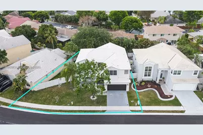 1127 SW 104th Way, Pembroke Pines, FL 33025 - Photo 36