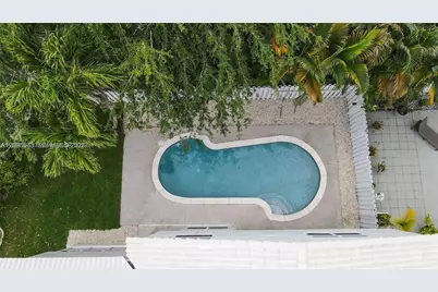 1127 SW 104th Way, Pembroke Pines, FL 33025 - Photo 38
