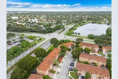 916 NW 135th Ter, Pembroke Pines, FL 33028 - Photo 38