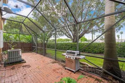 916 NW 135th Ter, Pembroke Pines, FL 33028 - Photo 28