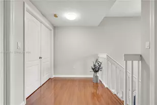 916 NW 135th Terrace, Pembroke Pines, FL 33028 - Photo 16