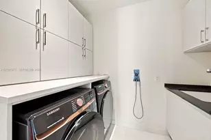 300 Biscayne Blvd Way, Miami, FL 33131 - Photo 24