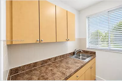 1563 SW 2nd St #5, Miami, FL 33135 - Photo 4