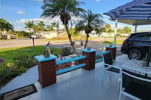812 Lake McGregor Dr, Fort Myers, FL 33919 - Photo 1