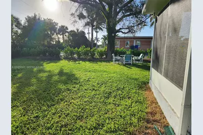 812 Lake McGregor Dr, Fort Myers, FL 33919 - Photo 26