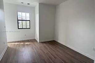 10461 NW 61st St, Doral, FL 33178 - Photo 6